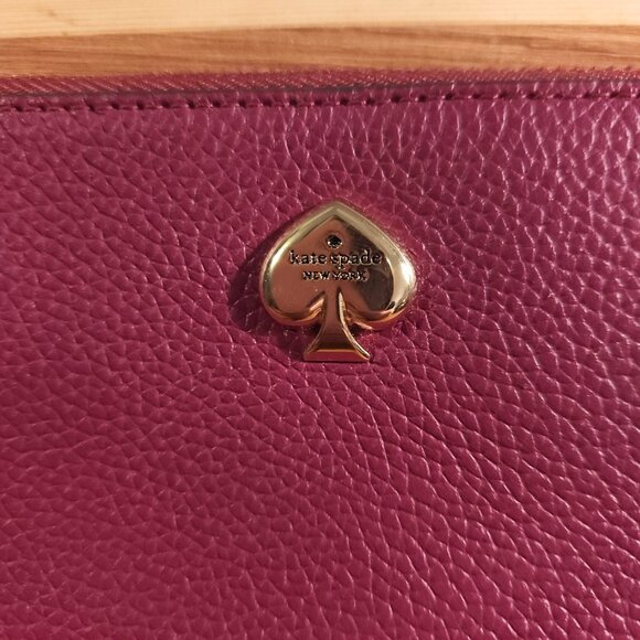 Kate Spade New York Kayla Convertible Wristlet in Dark Raspberry NWOT - Picture 2 of 7